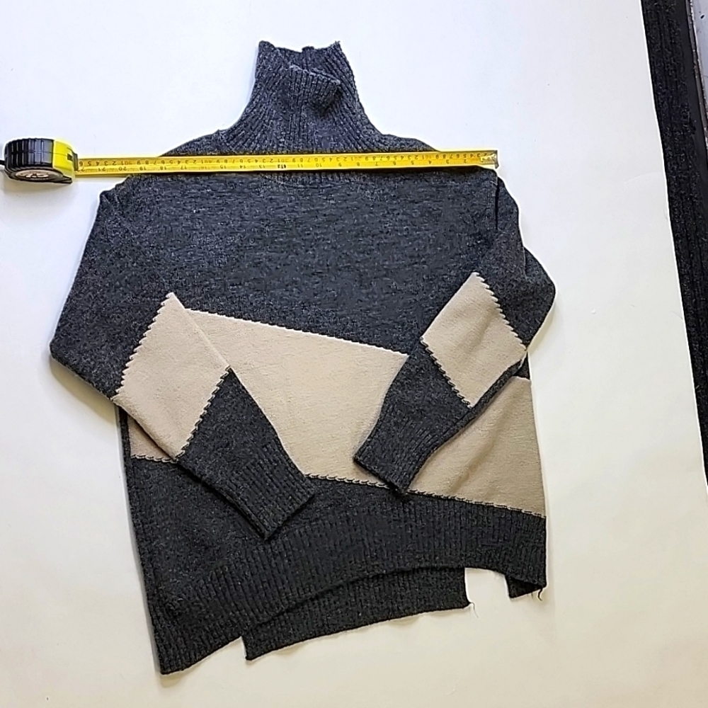 Wool Knit Turtle neck pullover - Picture 4 of 7